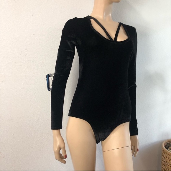 Project Social T bodysuit black long sleeve velvet - Picture 3 of 14